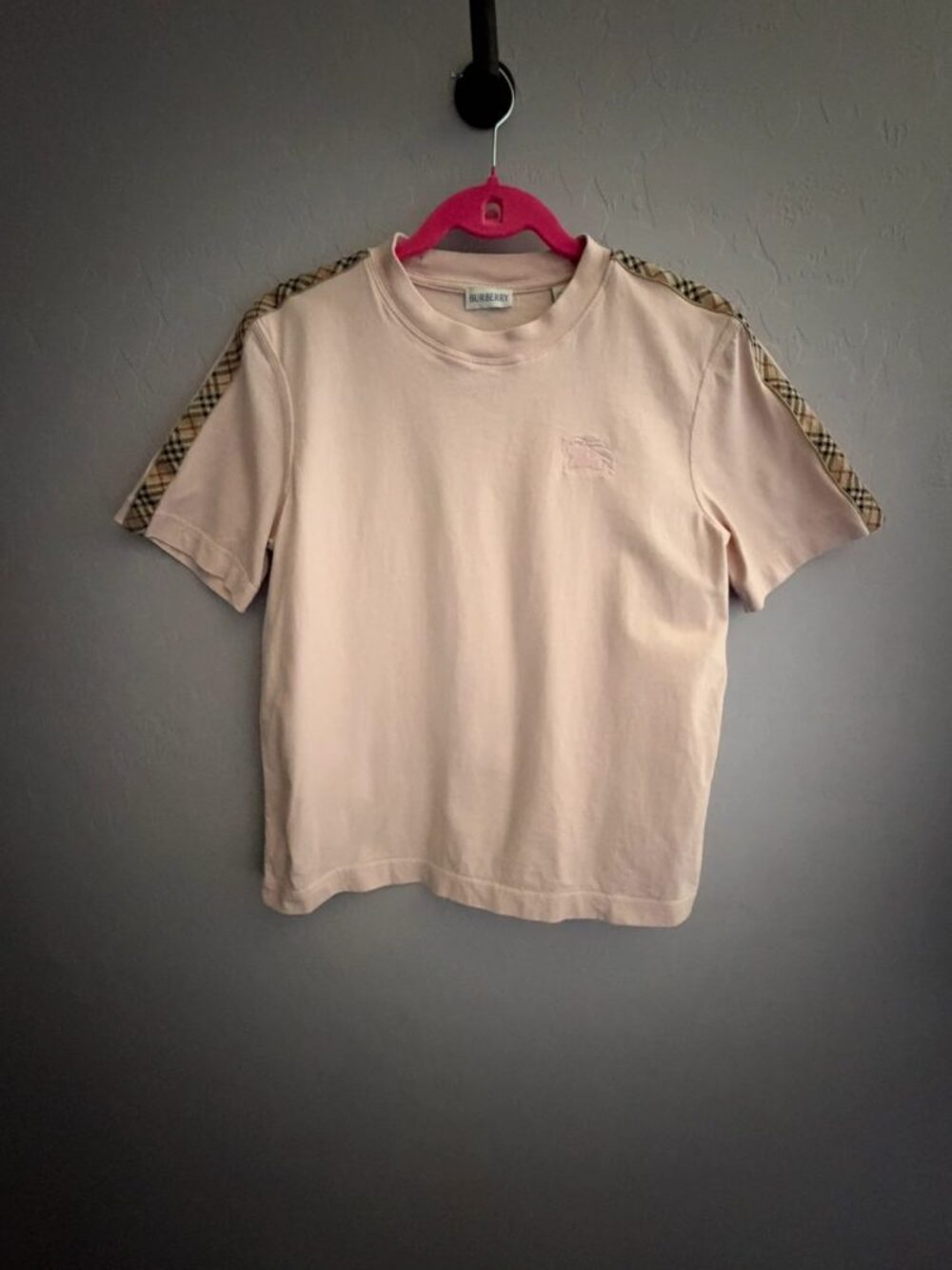 Burberry pink tee Size M